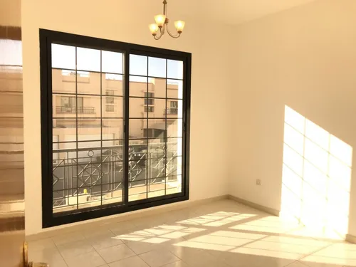 Cozy Townhouse I Private Garden | Maids Room