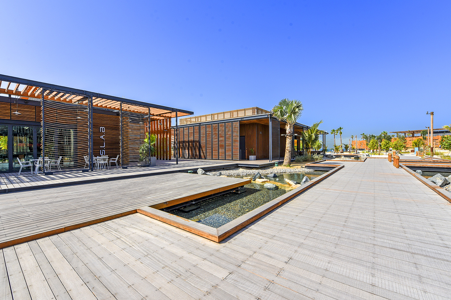  Land in La Mer South Island