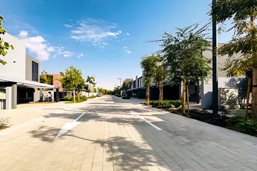4 Bedrooms Townhouse in Robinia