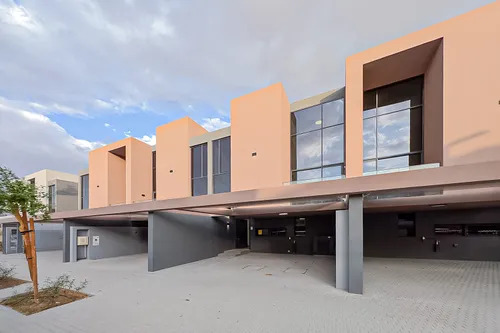 2 Bedrooms Townhouse in Azalea
