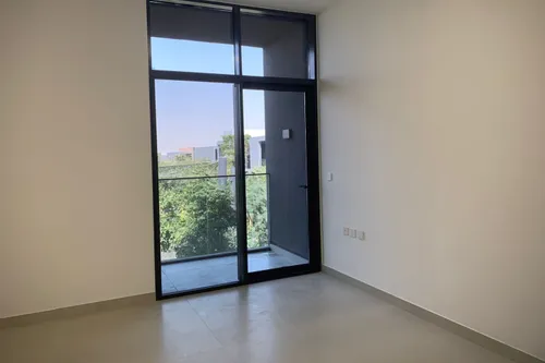 4 Bedrooms Townhouse in Robinia