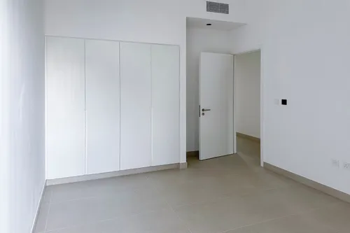 4 Bedrooms Townhouse in Robinia