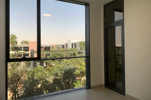 4 Bedrooms Townhouse in Robinia