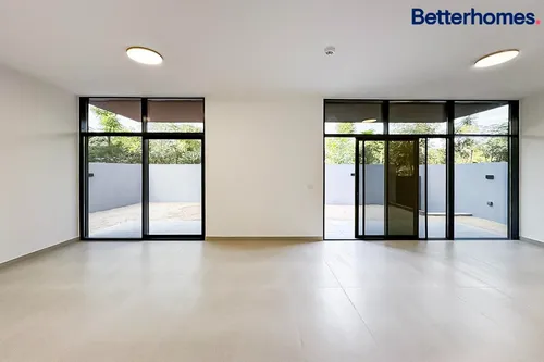 4 Bedrooms Villa in Robinia