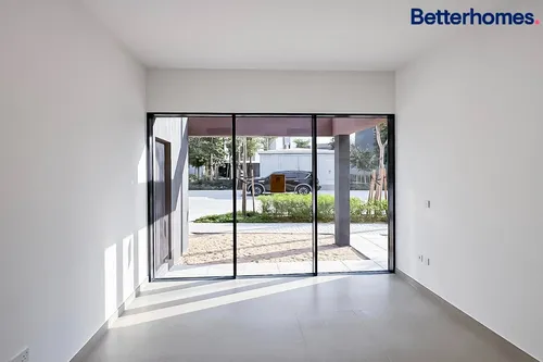 4 Bedrooms Villa in Robinia