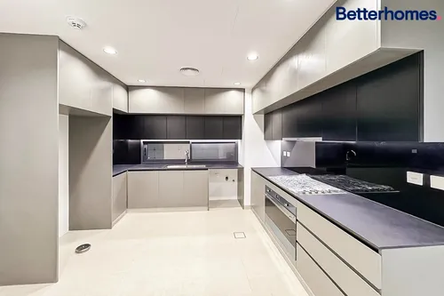 4 Bedrooms Villa in Robinia