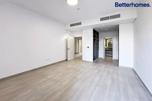 4 Bedrooms Villa in Robinia