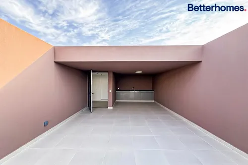 4 Bedrooms Villa in Robinia