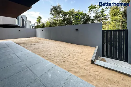 4 Bedrooms Villa in Robinia