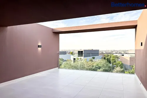 4 Bedrooms Villa in Robinia