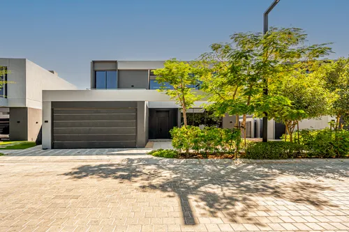 5 Bedrooms Villa in Sendian
