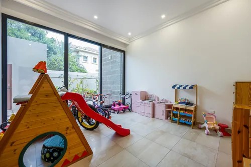 4 Bedrooms Villa in Al Barsha South 1