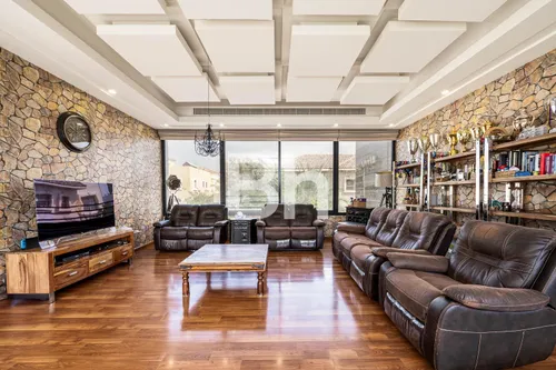 Luxurious 4-Bedroom Villa | Huge Garden Space