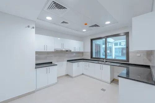 5 Bedrooms Villa in Faya at Bloom Gardens