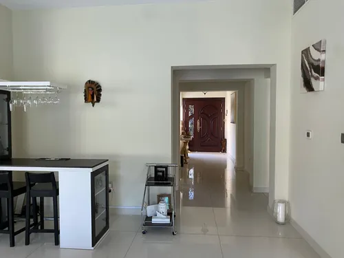 3 Bedrooms Villa in District 16