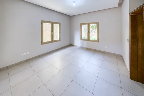 4 Bedrooms Villa in Golf Gardens