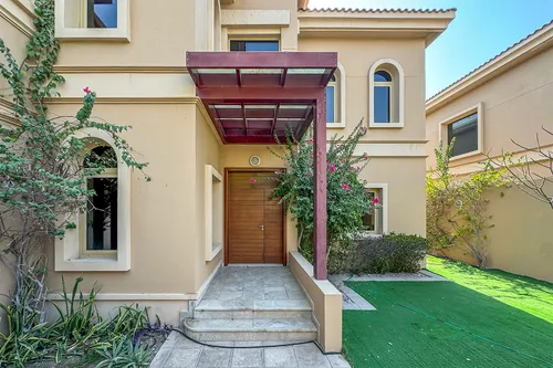 4 Bedrooms Villa in Golf Gardens