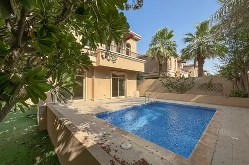 4 Bedrooms Villa in Golf Gardens