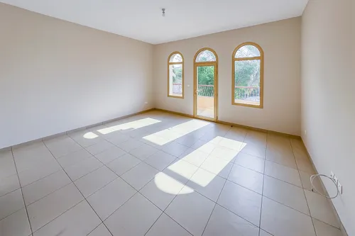 4 Bedrooms Villa in Golf Gardens
