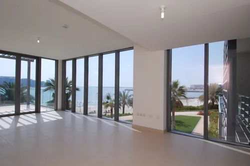 5 Bedrooms Villa in Beach Villas