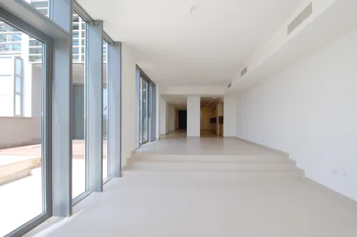 5 Bedrooms Villa in Beach Villas