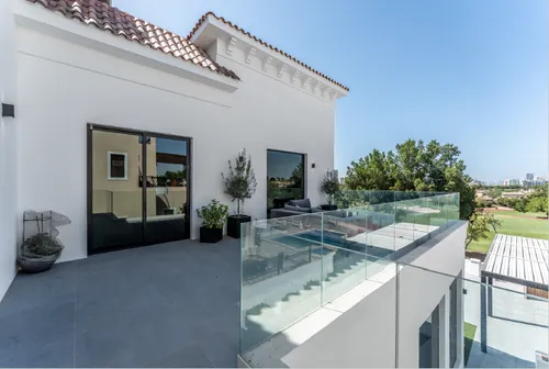 5 Bedrooms Villa in Wildflower