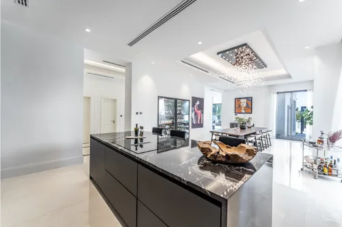 5 Bedrooms Villa in Wildflower