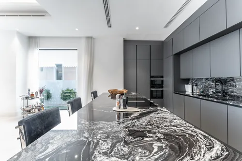 5 Bedrooms Villa in Wildflower