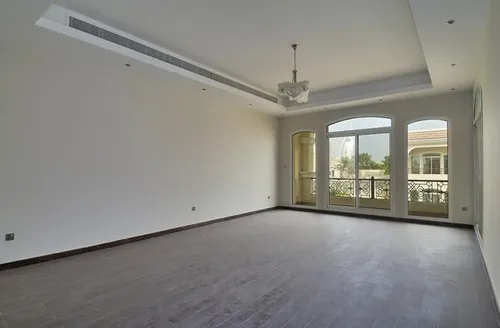 5 Bedrooms Villa in Umm Al Sheif Villas