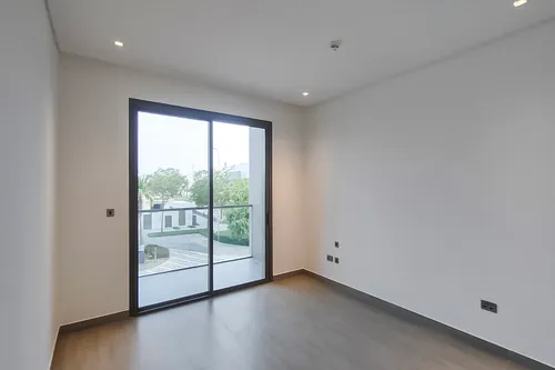 4 Bedrooms Villa in Redwoods