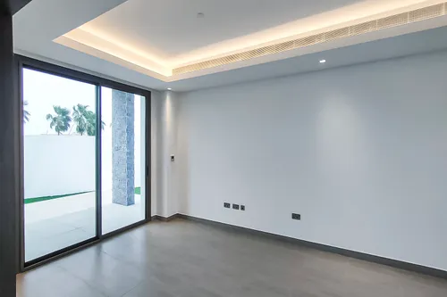 4 Bedrooms Villa in Redwoods