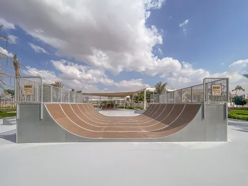 4 Bedrooms Villa in District One Phase III A