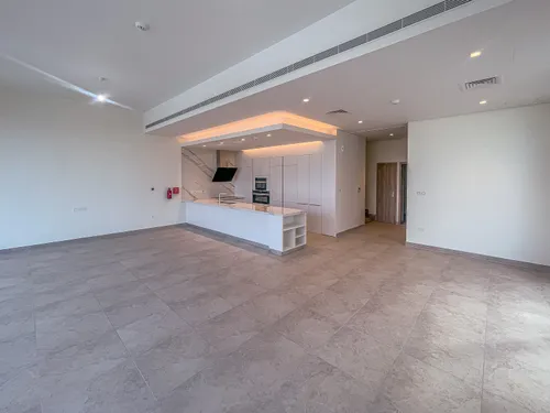 4 Bedrooms Villa in District One Phase III A