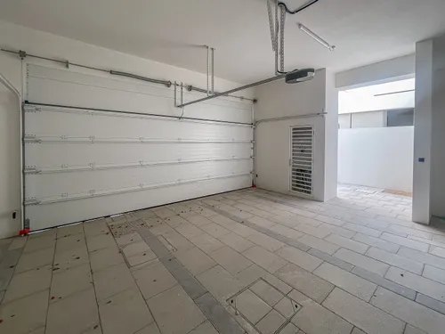 4 Bedrooms Villa in District One Phase III A