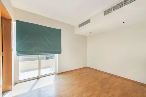 4 Bedrooms Villa in Yasmin Community