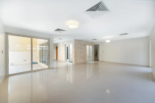 4 Bedrooms Villa in Yasmin Community