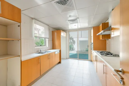 4 Bedrooms Villa in Yasmin Community