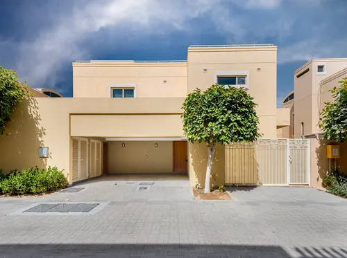 4 Bedrooms Villa in Yasmin Community
