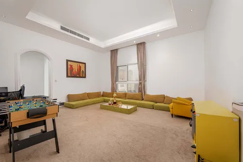 5 Bedrooms Villa in Nad Al Sheba 4