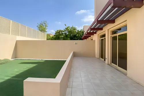 3 Bedrooms Villa in Golf Gardens