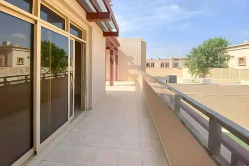 3 Bedrooms Villa in Golf Gardens