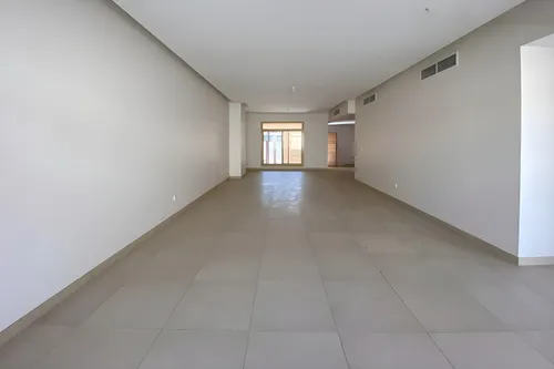 3 Bedrooms Villa in Golf Gardens