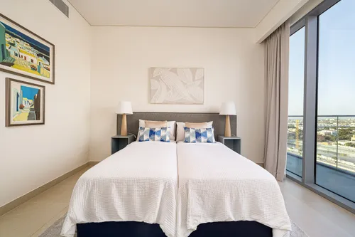 2 Bedrooms Apartment in Canal Front Residence 5