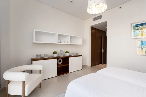 2 Bedrooms Apartment in Canal Front Residence 5