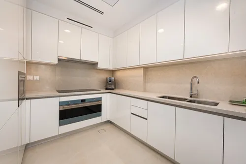 2 Bedrooms Apartment in Canal Front Residence 5