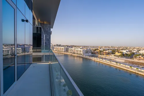2 Bedrooms Apartment in Canal Front Residence 5