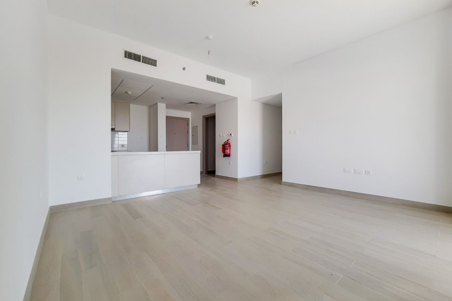 2 Bedrooms Apartment in Waters Edge