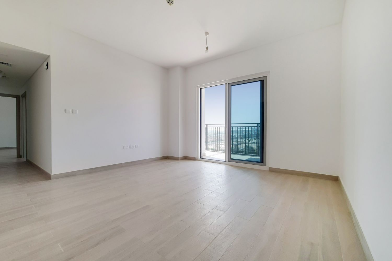 2 Bedrooms Apartment in Waters Edge