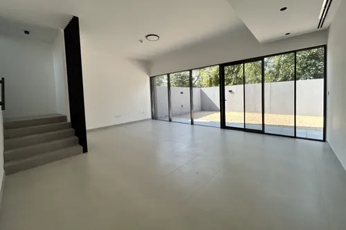 3 Bedrooms Townhouse in Robinia