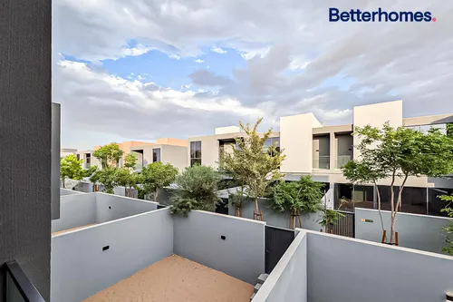 2 Bedrooms Townhouse in Robinia
